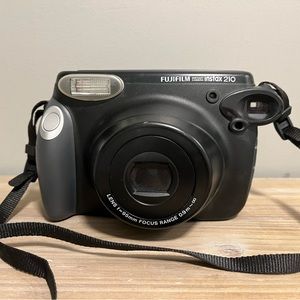 Fujifilm INSTAX 210 Camera- wide pictures
